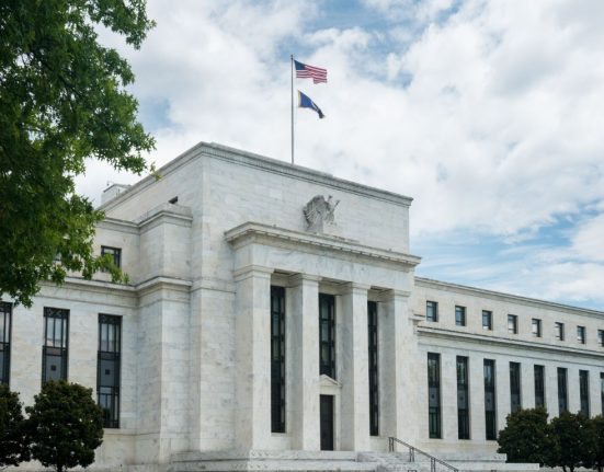 The Risk of Fed Interest Rates on Banks