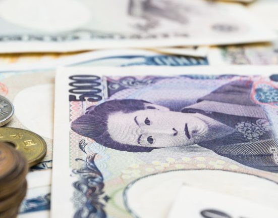 USD/JPY Pair Builds on Friday's Rebound, Touches New Highs in Early North American Session