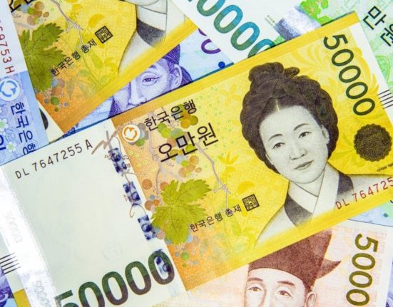 South Korean Won Strengthens 0.2% as Government Forecasts Below-Par Economic Growth